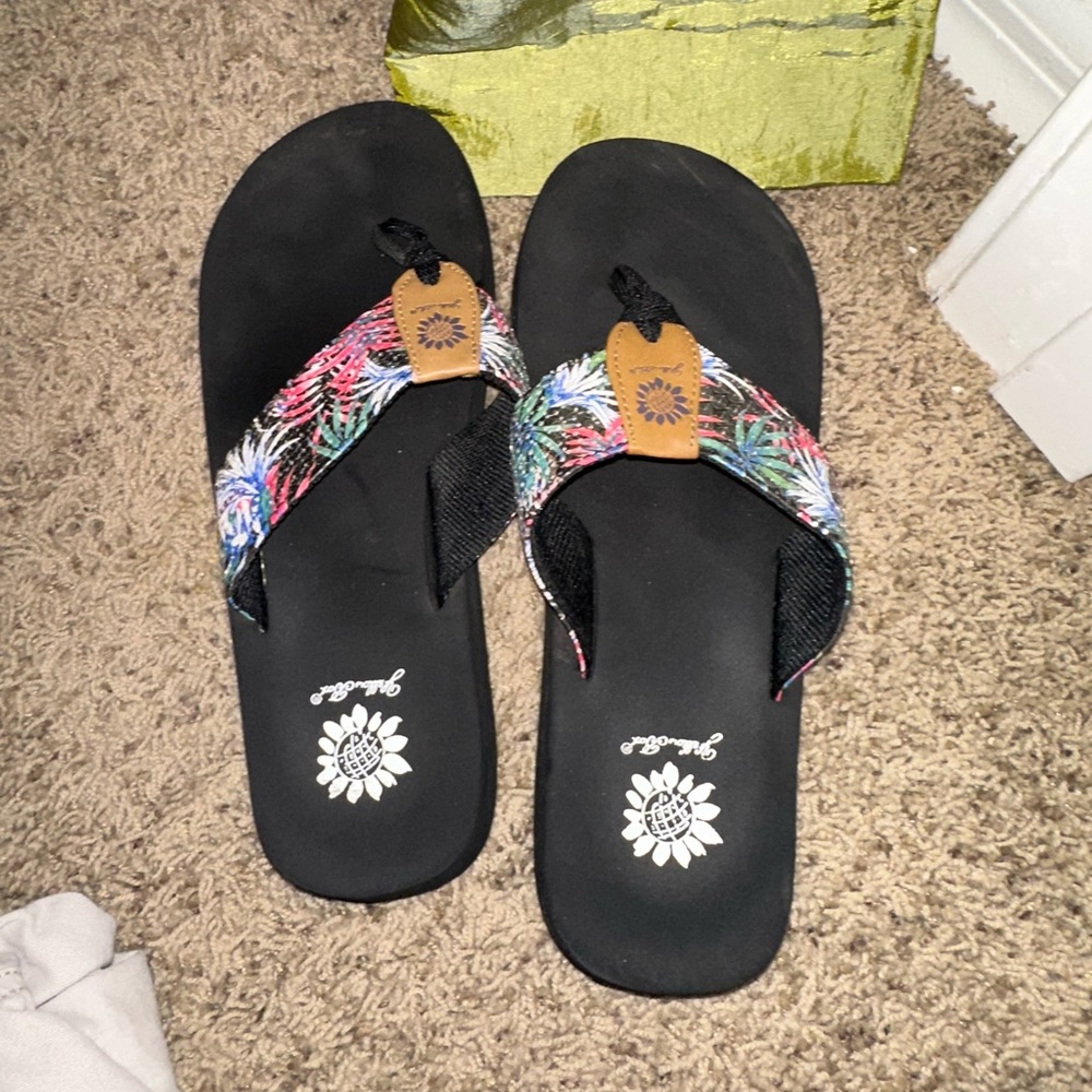 Shoes size 6 1/2
